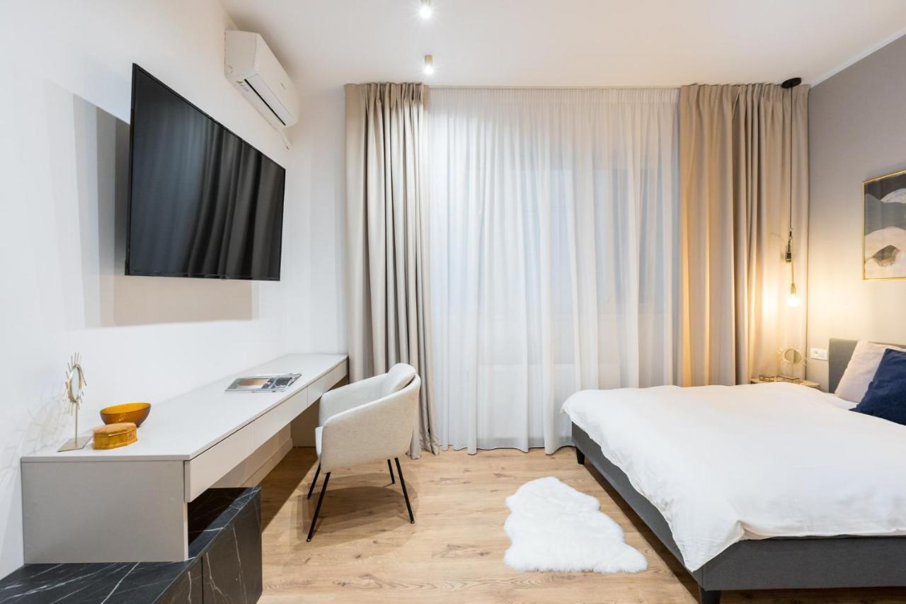 Crystal 3Bdr Apartment In Center Bucarest Esterno foto
