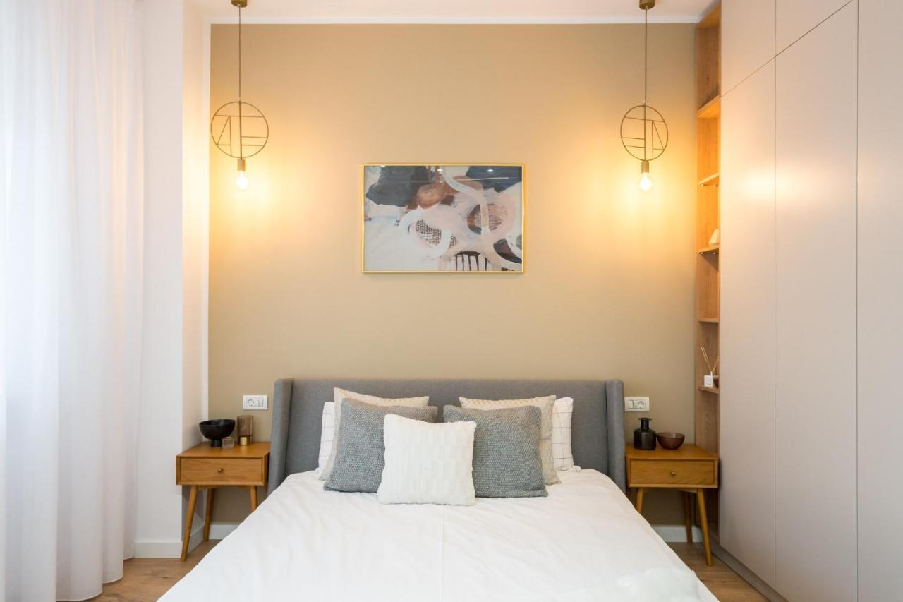 Crystal 3Bdr Apartment In Center Bucarest Esterno foto