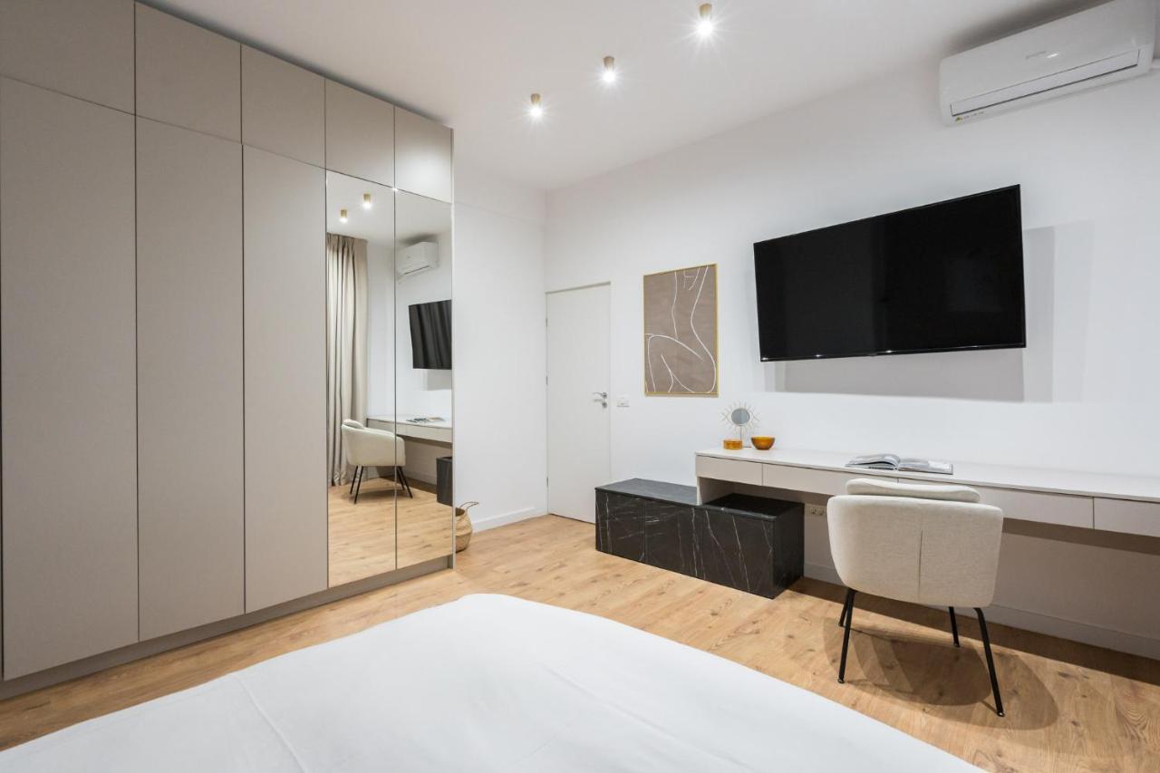 Crystal 3Bdr Apartment In Center Bucarest Esterno foto