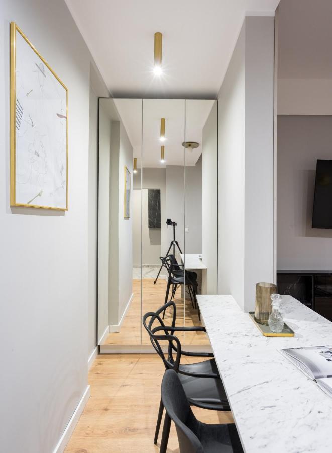 Crystal 3Bdr Apartment In Center Bucarest Esterno foto