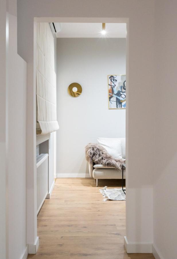 Crystal 3Bdr Apartment In Center Bucarest Esterno foto