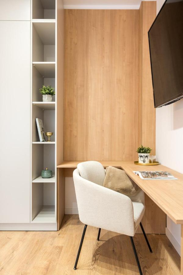 Crystal 3Bdr Apartment In Center Bucarest Esterno foto