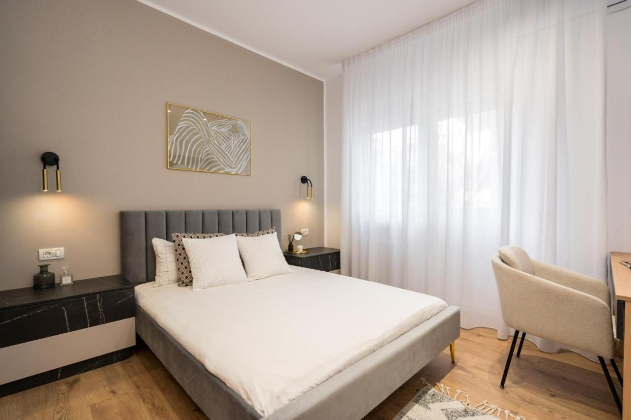 Crystal 3Bdr Apartment In Center Bucarest Esterno foto