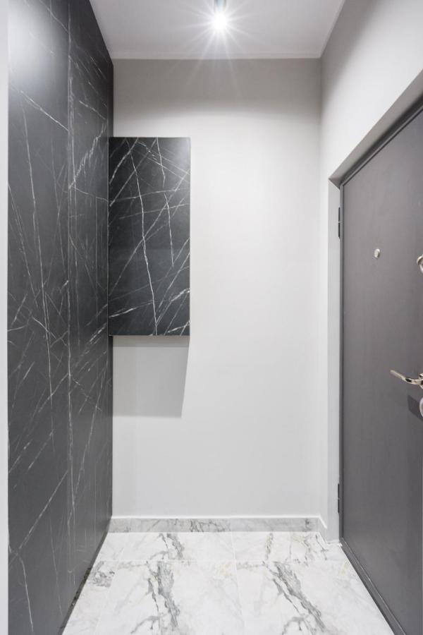 Crystal 3Bdr Apartment In Center Bucarest Esterno foto