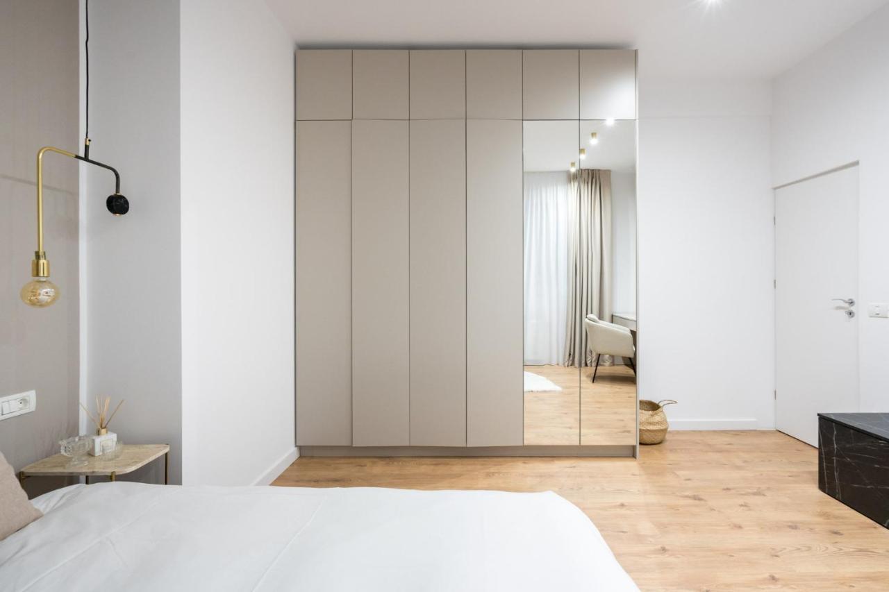 Crystal 3Bdr Apartment In Center Bucarest Esterno foto
