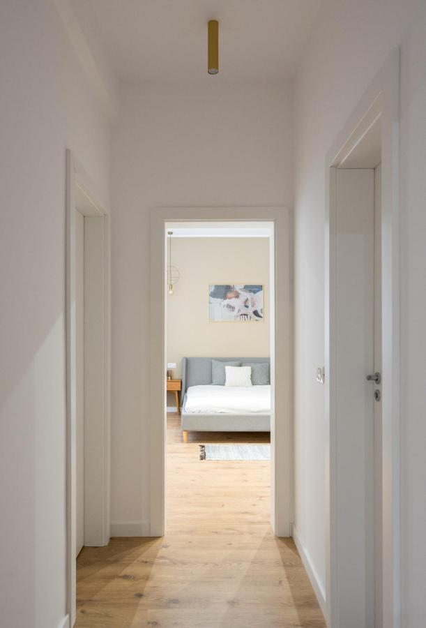 Crystal 3Bdr Apartment In Center Bucarest Esterno foto