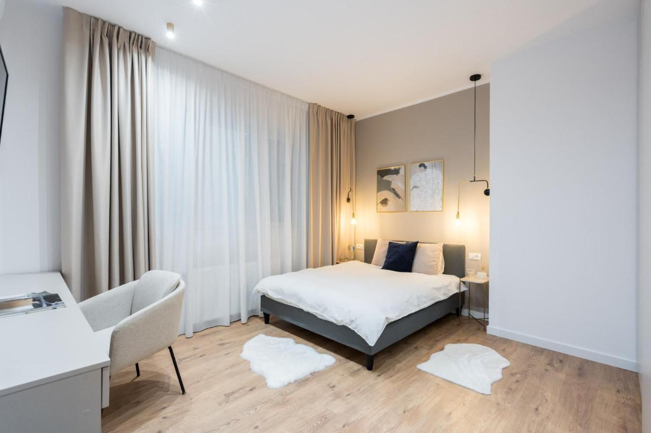 Crystal 3Bdr Apartment In Center Bucarest Esterno foto