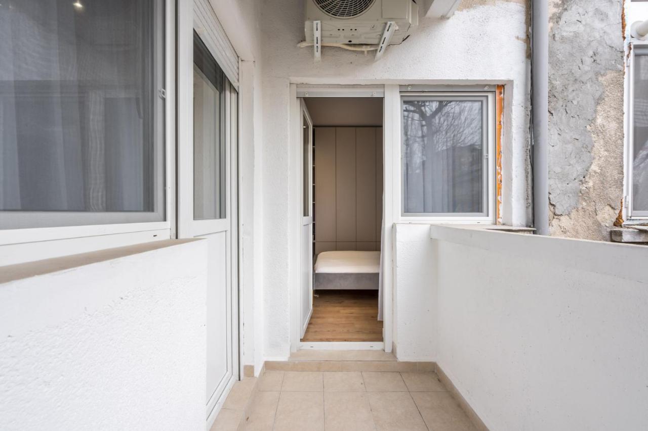 Crystal 3Bdr Apartment In Center Bucarest Esterno foto