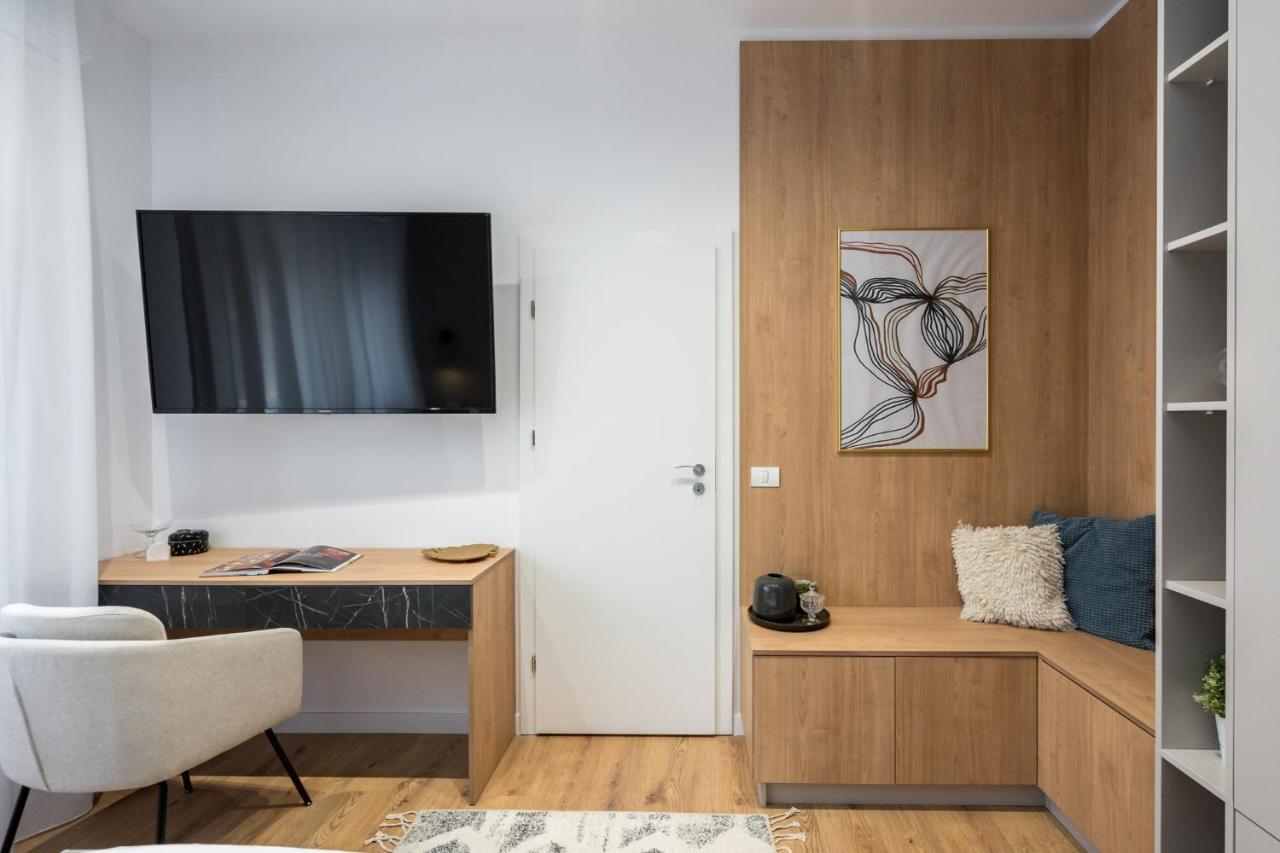Crystal 3Bdr Apartment In Center Bucarest Esterno foto