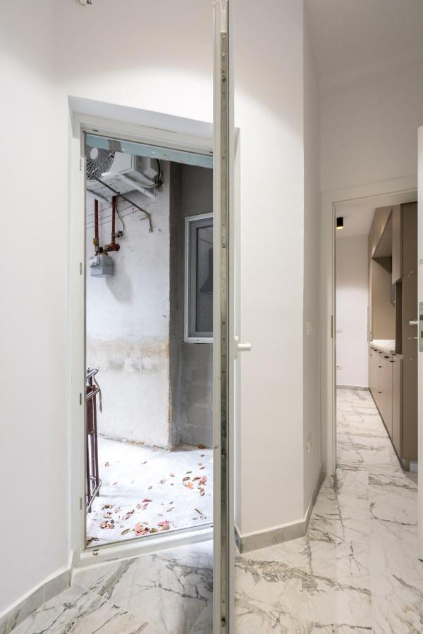 Crystal 3Bdr Apartment In Center Bucarest Esterno foto