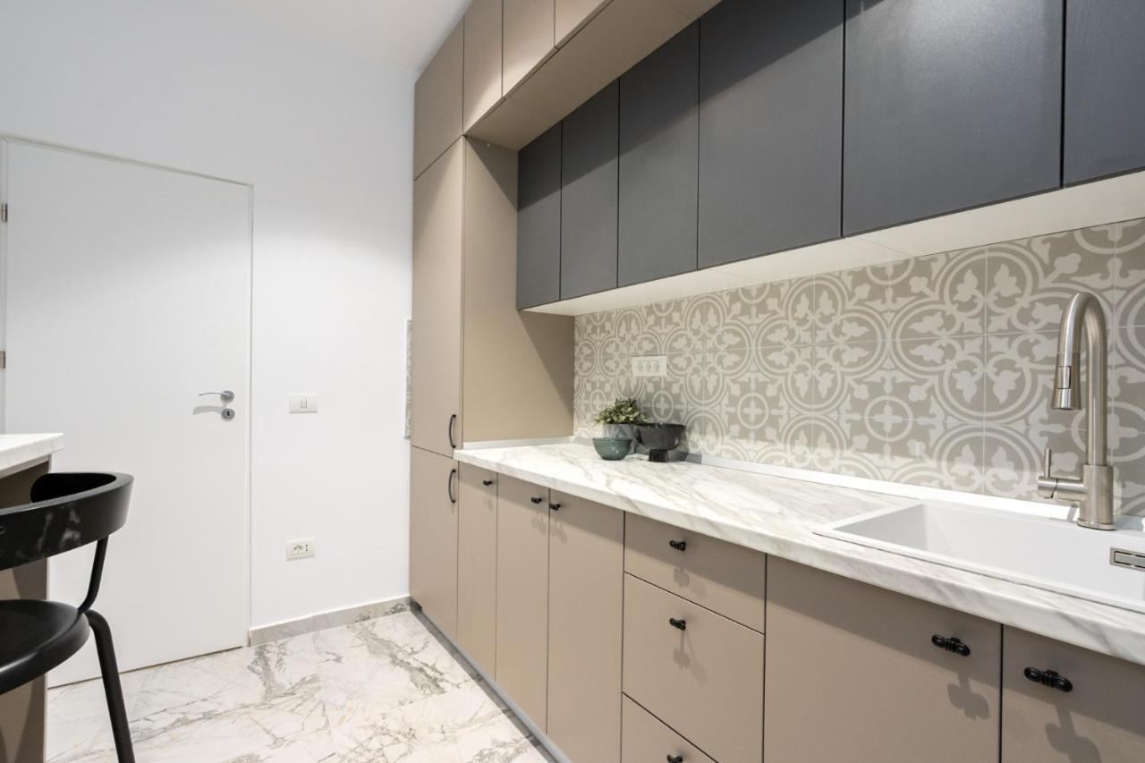Crystal 3Bdr Apartment In Center Bucarest Esterno foto